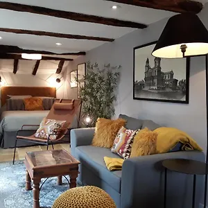 https://les-charmes-du-lac.midi-pyreneeshotels.com